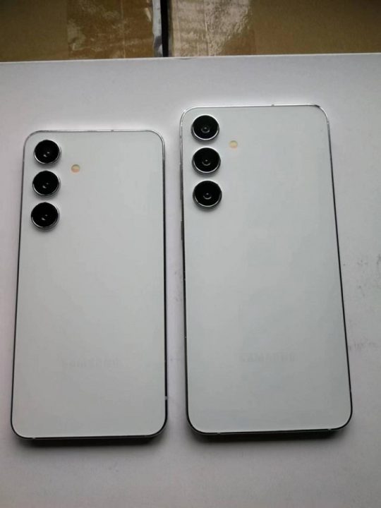 Samsung Galaxy S24 series dummies show a familiar design01 - تکفارس طراحی گلکسی S24